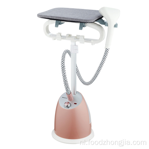 Hete kleren kledingstoomboot staande stoomboot